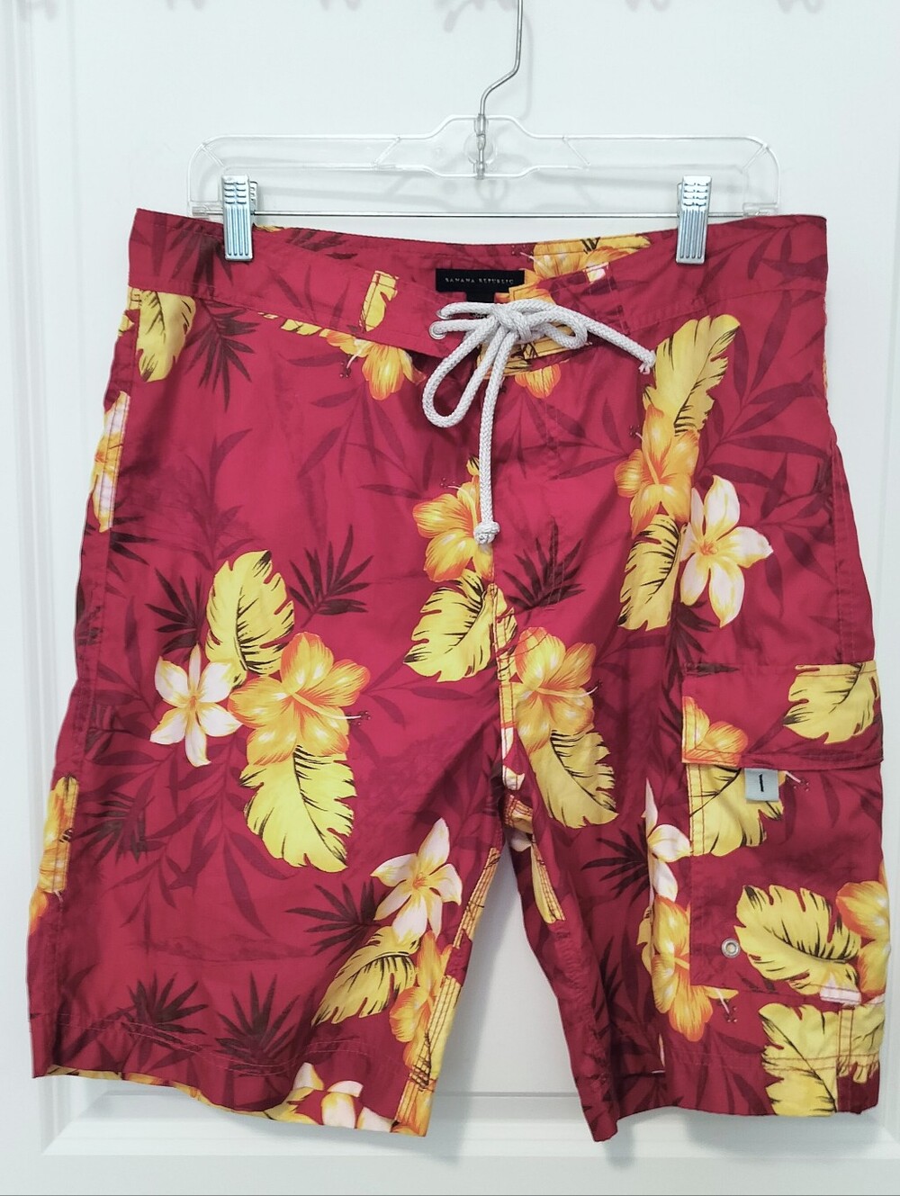 Banana Republic Men's 33 Vintage Red Floral Board Shorts